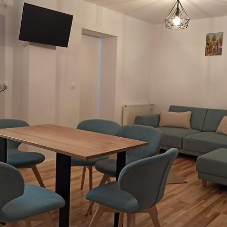 Chrysanthemum Apartment Сигишоара Екстериор снимка